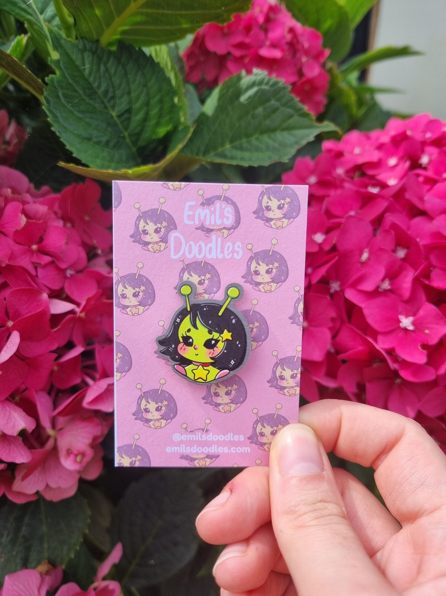 Kawaii Alien Girl Metal Pin